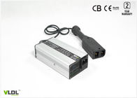 Cargador de batería negro de la plata 24V 5A Li para los batería li-ion LiFePO4 con el caso de aluminio